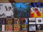 Sprzedaję kolekcję płyt na winylu i CD