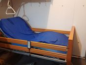 Skała Wypożyczalnia Medyczna wypnajem lozka rehabilitacyjne na pilota drewniane