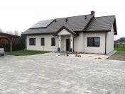 Dom z 2018 r./fotowoltaika/ogrzewany pampą ciepła.