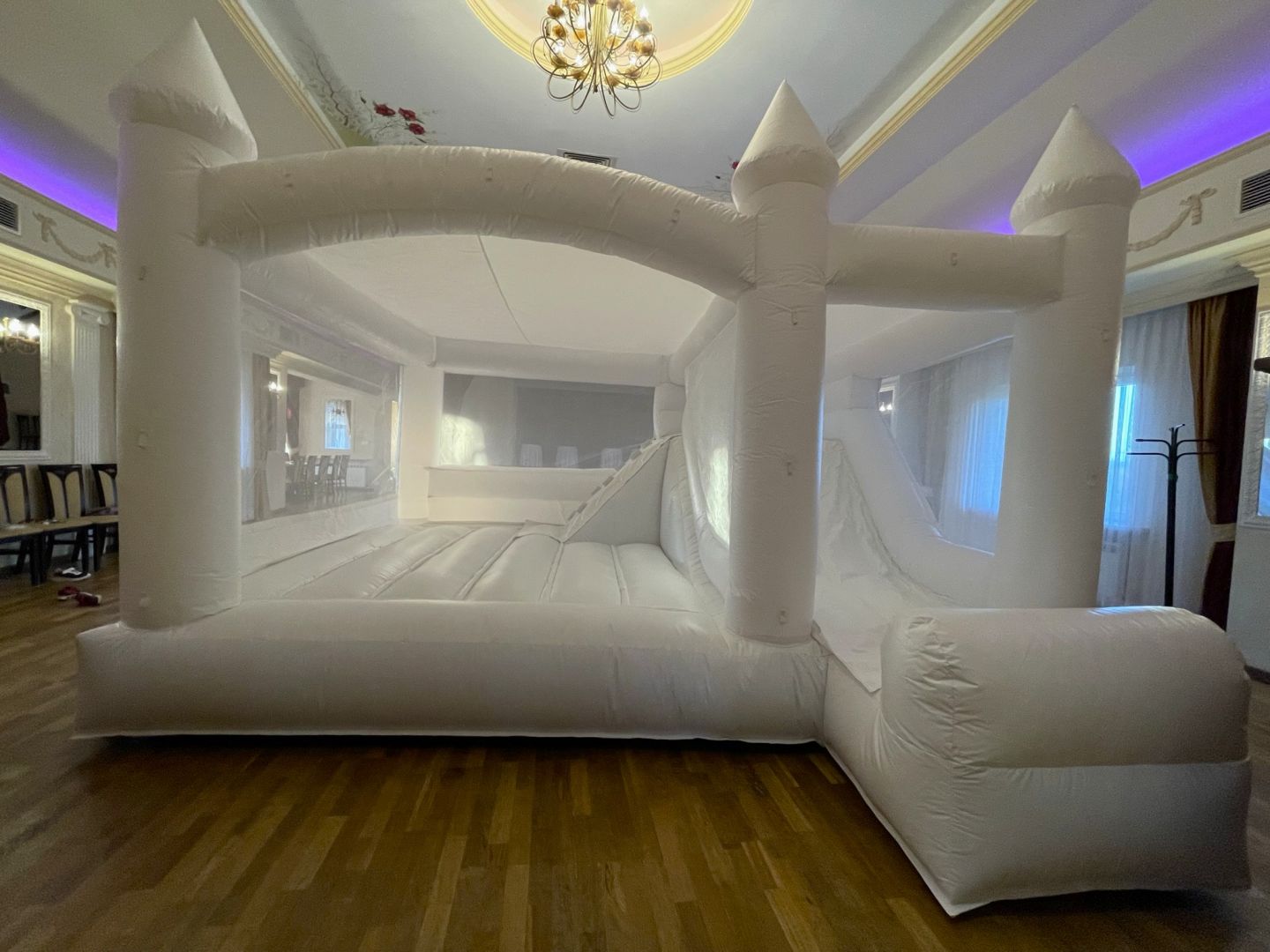 Wynajem dmuchańców Spider Man i biały zamek Stróże - Zdjęcie 1