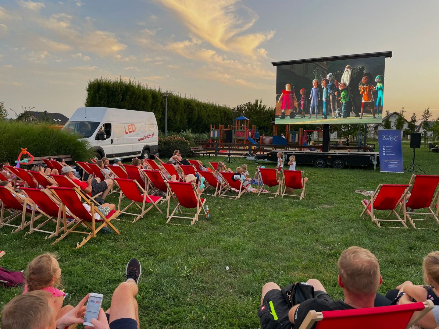 Wynajem Leżaków – kino plenerowe, festiwale, pikniki Stróże - Zdjęcie 1